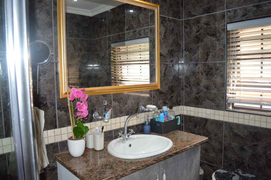 3 Bedroom Property for Sale in Wilkoppies North West